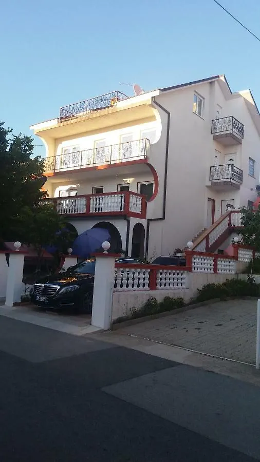 Apartmani Nina 크리크베니카 0*,