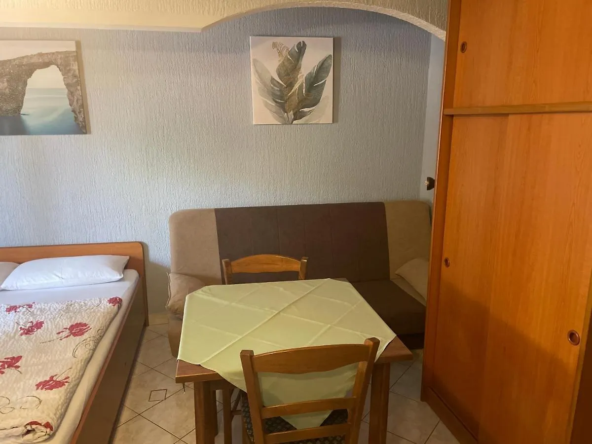 Apartmani Nina Crikvenica 0*,  Croatia